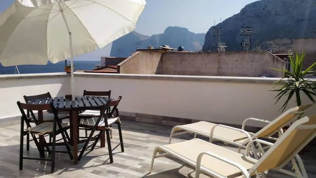 איסולה דלה פמינה Home Holiday Sicily Private Room