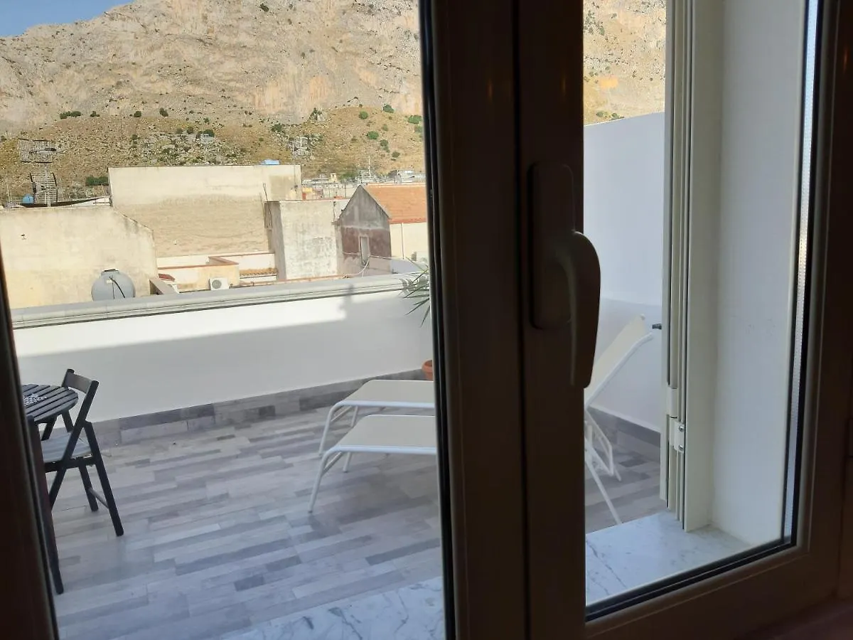 איסולה דלה פמינה Home Holiday Sicily Private Room