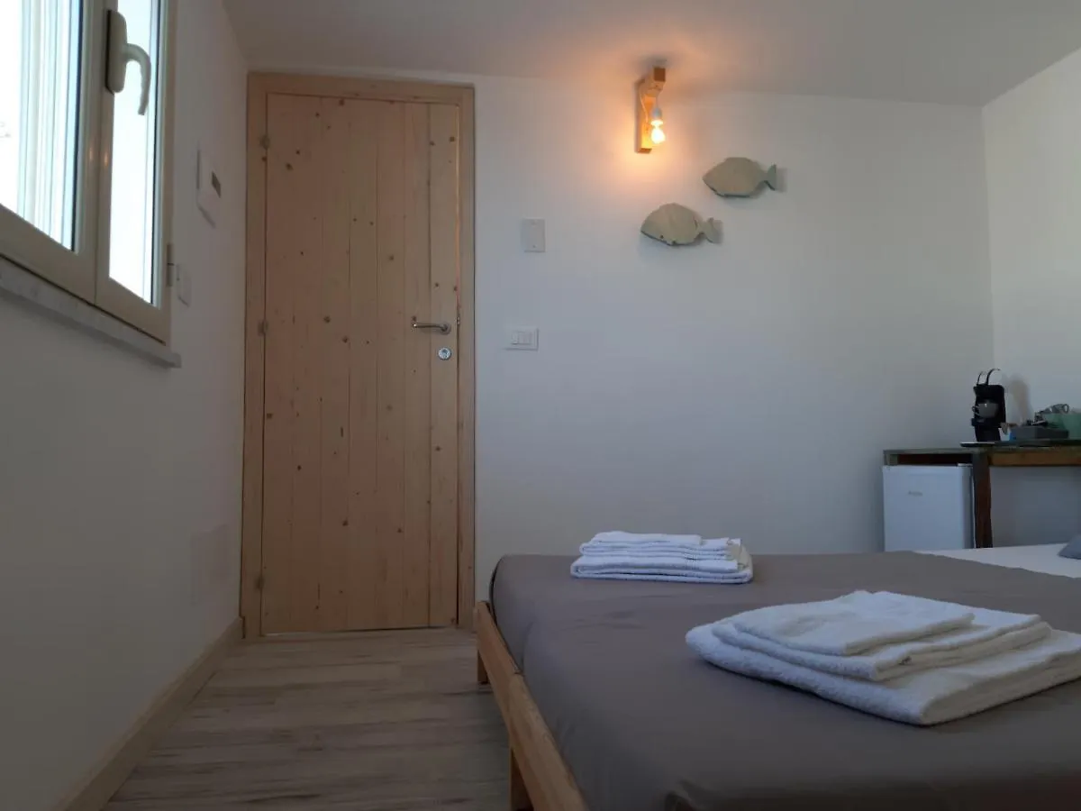 בית הארחה איסולה דלה פמינה Home Holiday Sicily Private Room איטליה